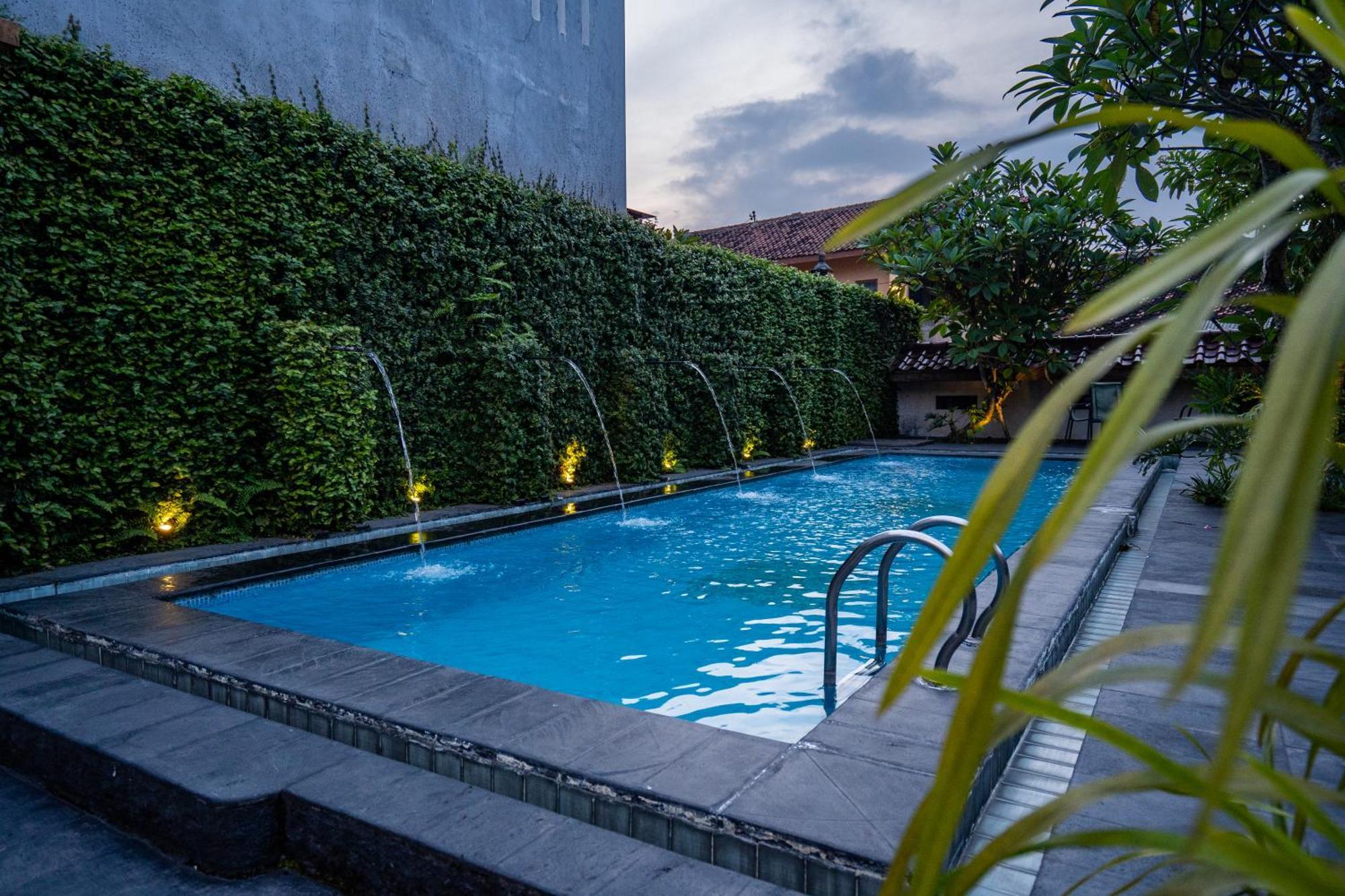 D Ajenk Boutique Guesthouse Kejayan Exteriör bild