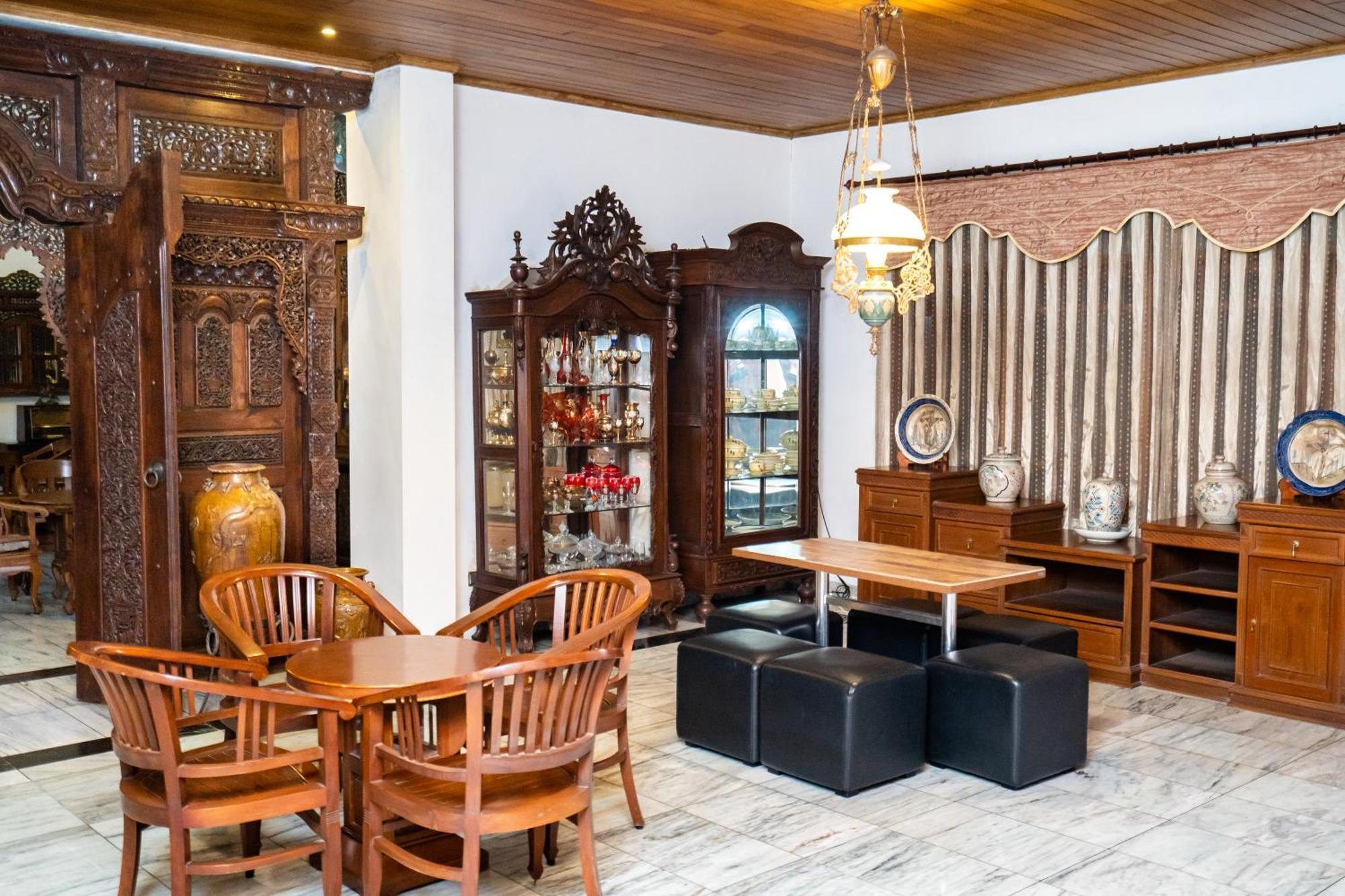 D Ajenk Boutique Guesthouse Kejayan Exteriör bild