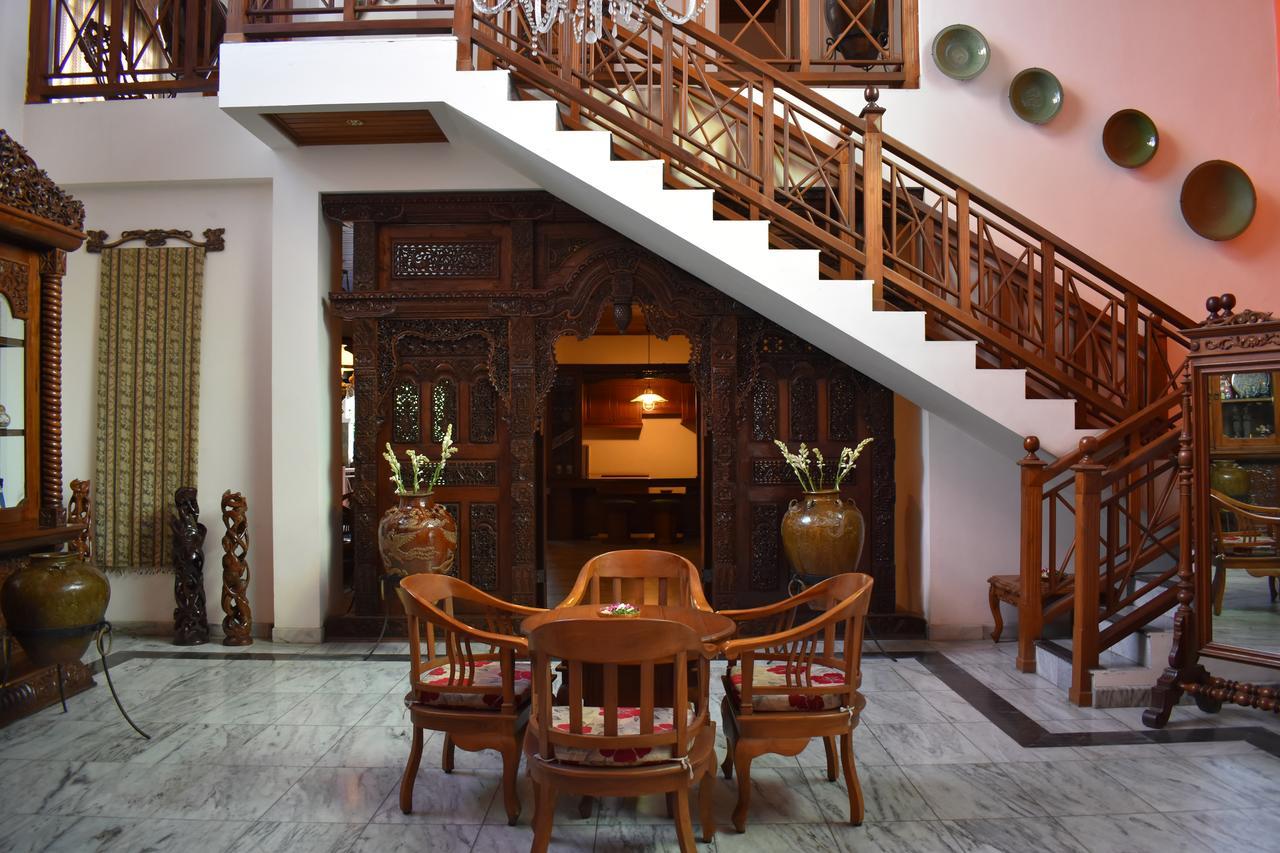 D Ajenk Boutique Guesthouse Kejayan Exteriör bild